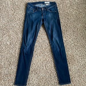 Supper low rise skinny jeans